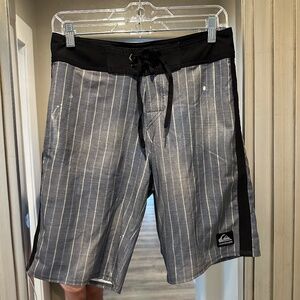Quicksilver board shorts size 28